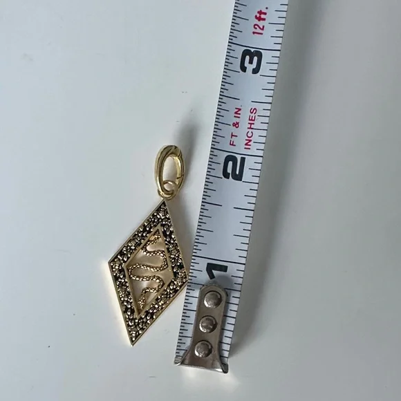 Little rooms gold plated “garden” snake charm - Picture 1 of 3